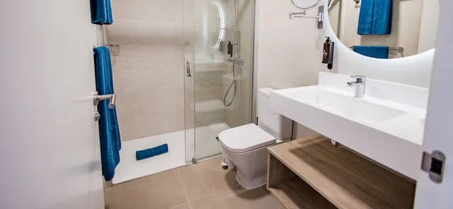 شقة سوبيريور بإطلالة على البحر مفردة بسريرين منفصلين مع أريكة، Servatur Green Beach 10/10