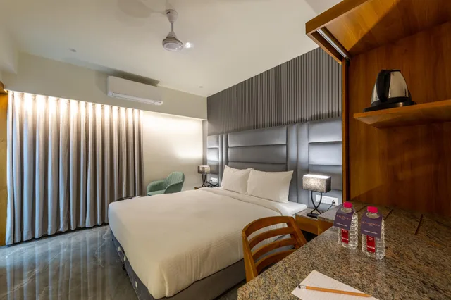 غرفة تنفيذية، Nalanda Hotel 2/2