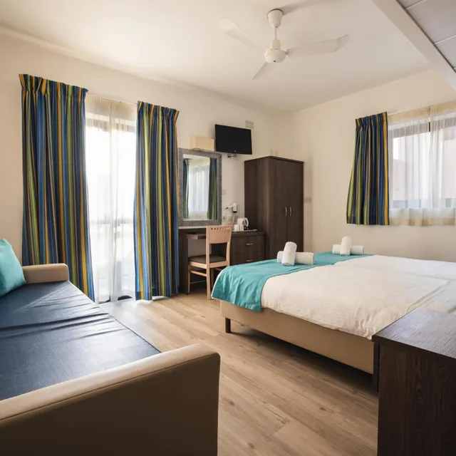 غرفة ثلاثية، Sunseeker Holiday Complex 1/5