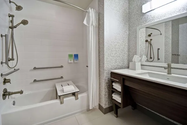 استوديو بسريرين كوين مع أريكة لذوي الإعاقة، Home2 Suites By Hilton Jekyll Island 8/9