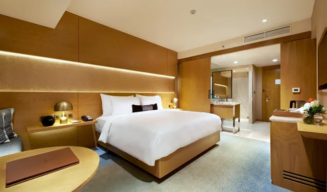 غرفة تنفيذية بسرير كينج مع دخول صالة النادي، Vasa Hotel Surabaya 1/1