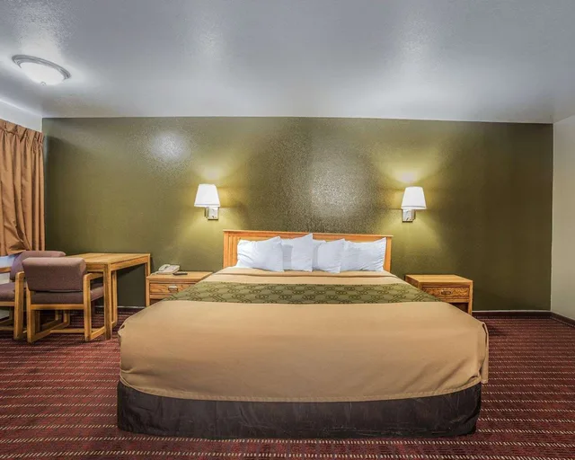 غرفة بسرير كينج، Rodeway Inn Hurricane Zion National Park Area 4/6