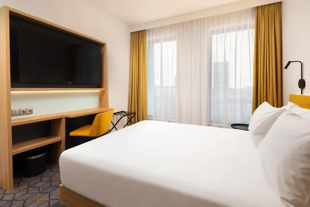 غرفة بسرير مزدوج بإطلالة على المدينة، Hampton by Hilton Lodz City Center 4/9
