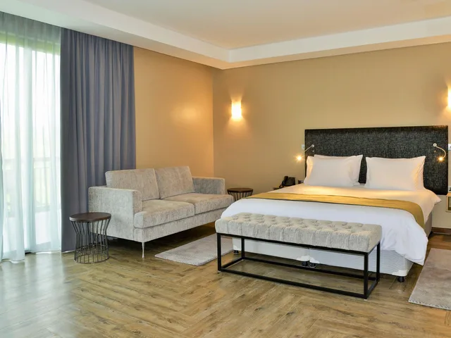 Standard, Mantis Epic Hotel And Suites 4/10