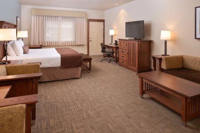 Standard, King Bed, Balcony, Large, Best Western Plus High Country Inn 7/10