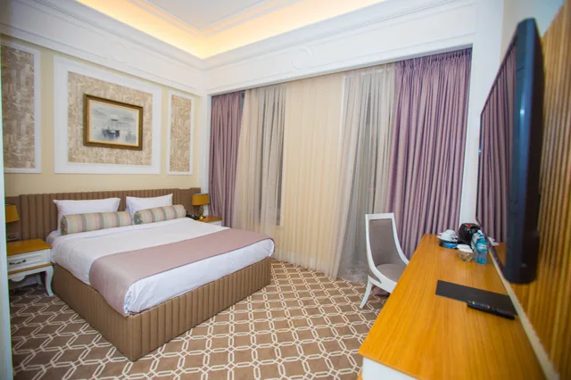 غرفة ديلوكس بسرير كينج بإطلالة على المدينة، Theatrum Hotel Baku 6/10