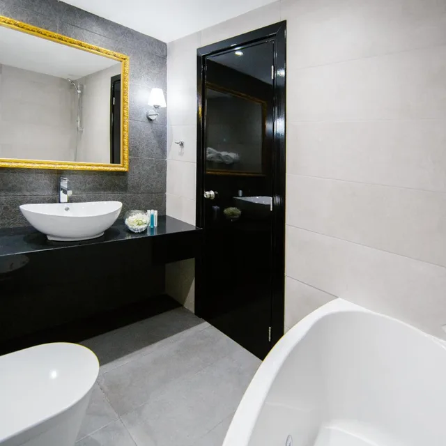 جناح ديلوكس بجاكوزي، Qbic City Hotel 6/8