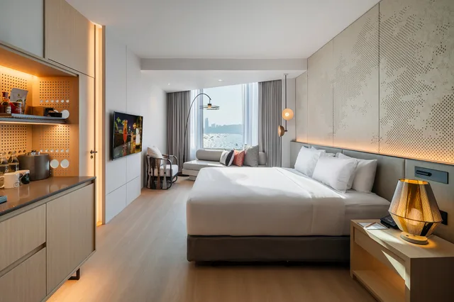 Room, Double or Twin Bed, Sea View, Hard Rock Hotel Pattaya 6/8