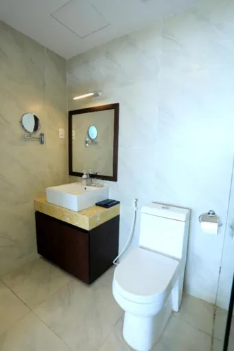 غرفة ديلوكس بسرير مزدوج بإطلالة على البحر، Orson Hotel and Resort Con Dao 3/4