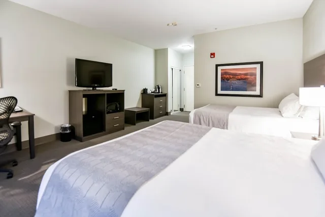 غرفة قياسية بسريرين كوين لذوي الإعاقة، Shutters Hotel 5/8