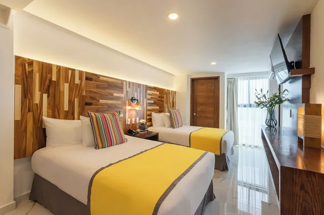 غرفة ديلوكس بسريرين مزدوجين، Marvic Hotel 1/2