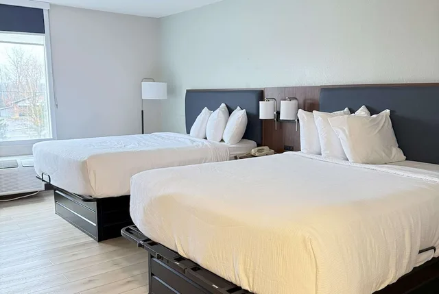 غرفة بسريرين كوين لذوي الإعاقة، Wingate by Wyndham Dublin Near Claytor Lake State Park 1/8