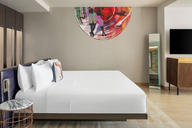Suite, King Bed, W Scottsdale 1/3