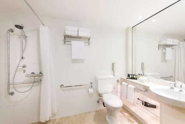 Superior, 2 Double Beds, Stamford Plaza Adelaide 6/8