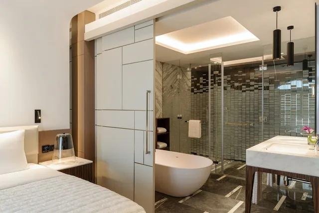 Superior, Studio, King Bed, Le Royal Meridien Place Vendome Lusail 2/2