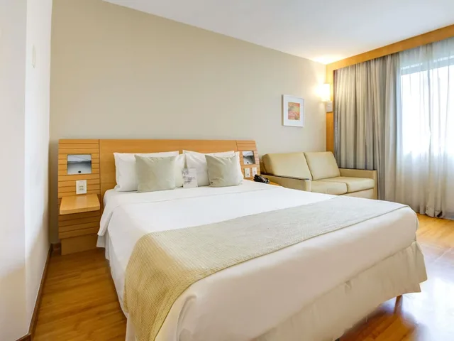 غرفة تنفيذية بسرير مزدوج مع أريكة، Novotel RJ Santos Dumont 2/10