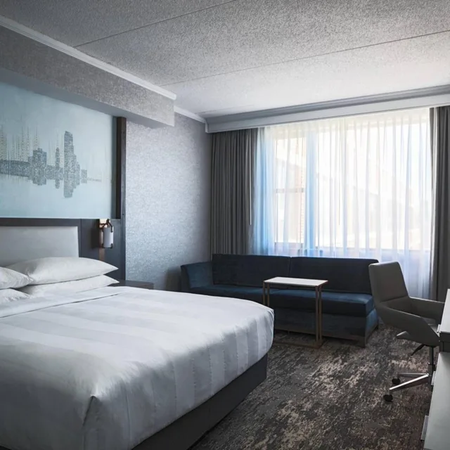 غرفة بسرير كينج وسرير كوين، The Courtyard by Marriott Chicago at Medical District/UIC 4/5