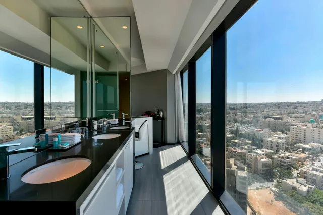 Penthouse, W Amman 4/4