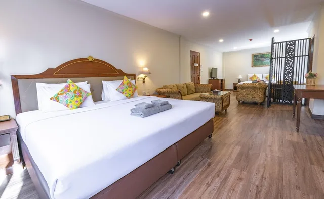 Family, King Bed, Sabai Inn 1/2