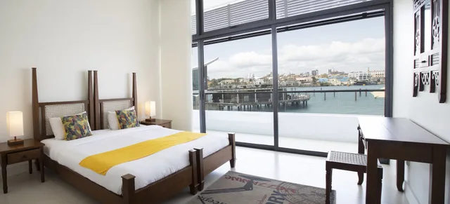 Grand, Suite, 3 King Beds, Pool Side، English Point Marina Hotel 3/4