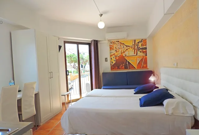 استوديو بسريرين منفصلين مع أريكة بمطبخ، Marblau Hostal 3/6