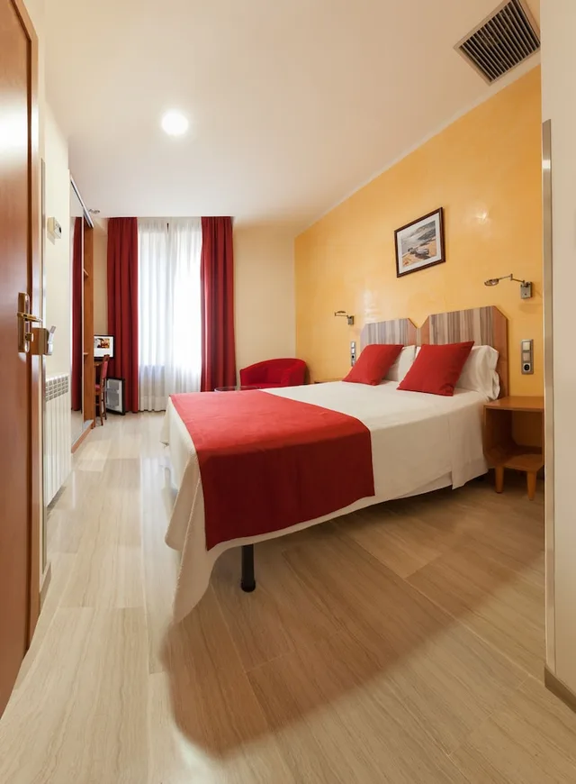 Room, King Bed, Alba Hotel 1/7