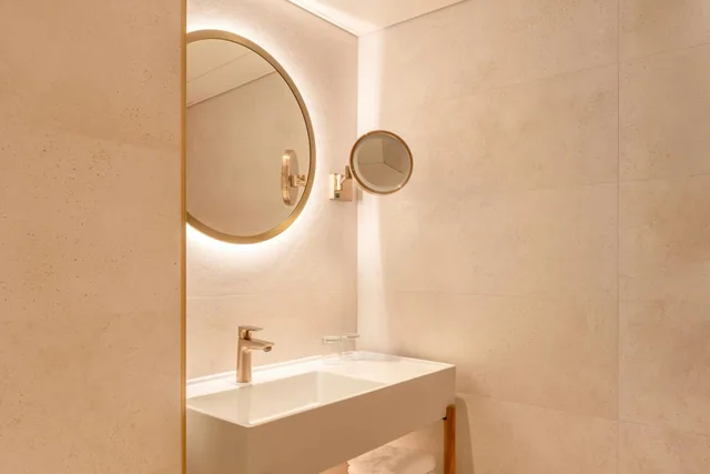جناح كلوب جونيور بسرير كوين مع دخول صالة النادي، Zurich Marriott Hotel 7/7