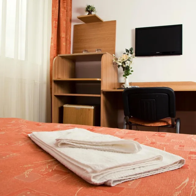 غرفة مفردة، Hotel Est 1/4