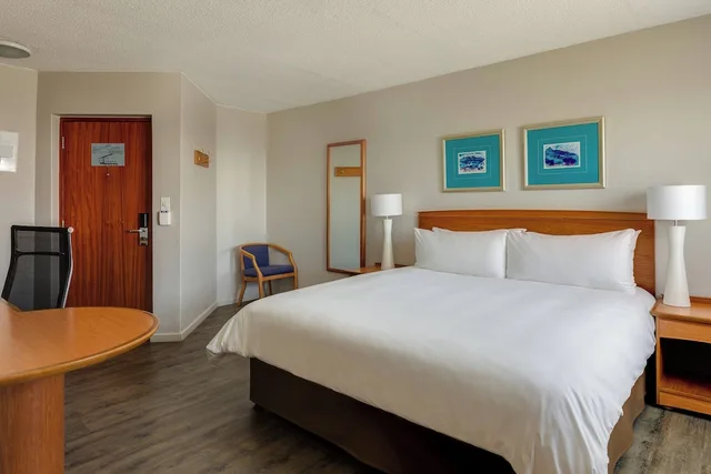 غرفة بسرير كينج، Protea Hotel by Marriott Cape Town Tyger Valley 13/20
