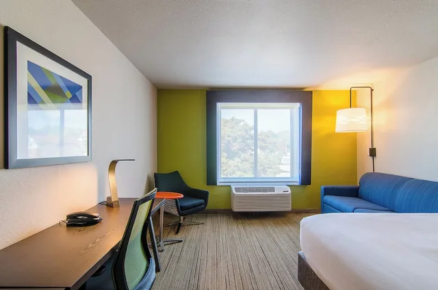 جناح بسرير كينج لذوي الإعاقة، Holiday Inn Express And Suites Atchison 1/2