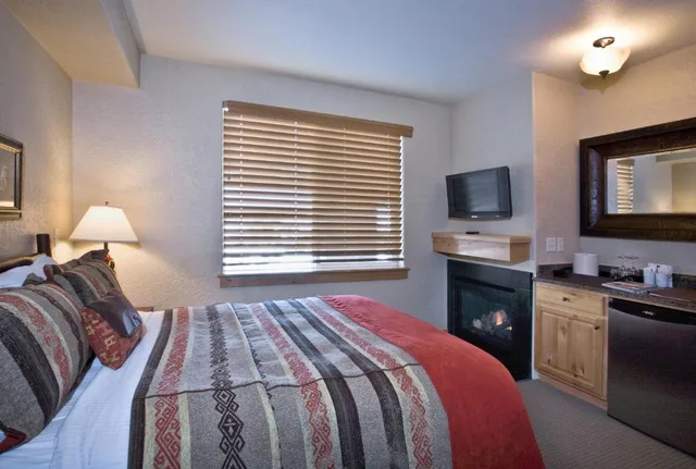 1 Bedroom, Suite, Silverado Lodge 8/10