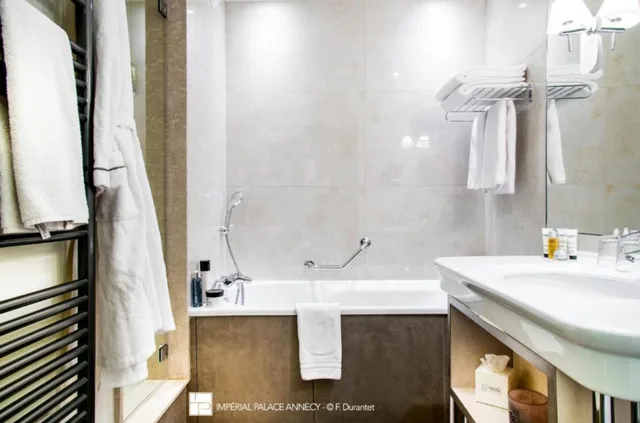 Lake, Prestige, Twin Beds, Balcony، Impérial Palace 3/4