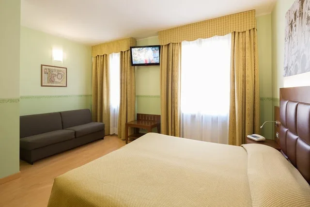 غرفة عائلية بأربعة أسرّة، Terminus And Plaza 4/10
