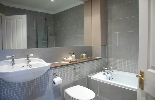 غرفة بريميوم بسريرين منفصلين بإطلالة على البحيرة، Loch Ness Cottages 6/7