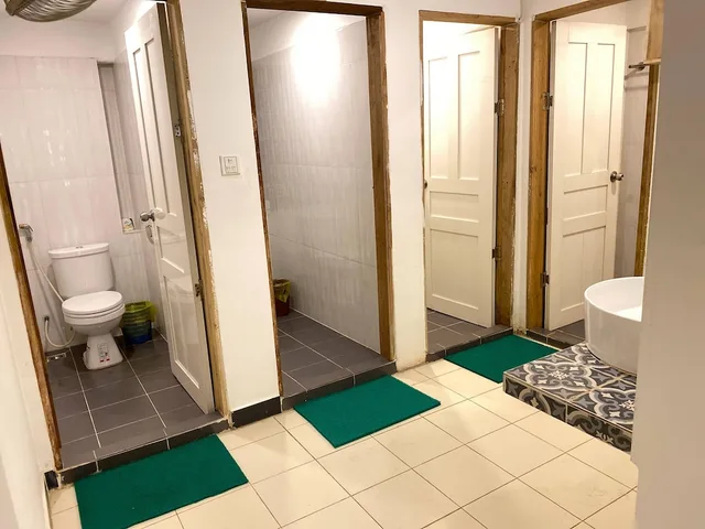 غرفة قياسية ثلاثية بسرير كوين وسرير فردي بحمام مشترك، Grand Elevation Hotel 2/3