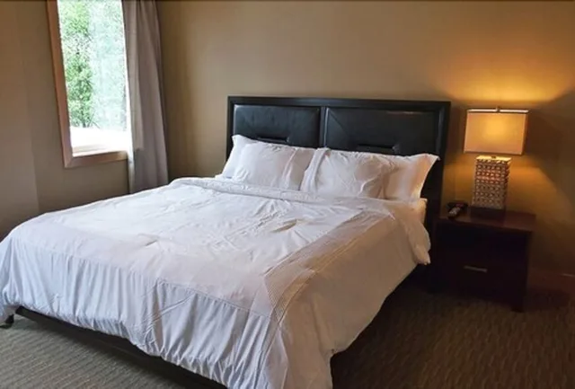 بنتهاوس بسرير كينج، Sitka Hotel And Restaurant 1/2