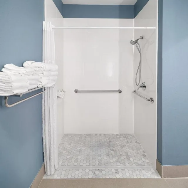 جناح بسرير كينج بمطبخ صغير لذوي الإعاقة، Hawthorn Extended Stay by Wyndham College Station South 2/2