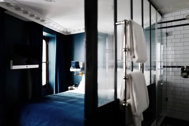 غرفة كلاسيكية بسرير كوين بشرفة، Hotel Providence 1/3