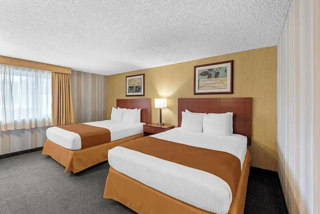 Standard, 2 Queen Beds, Accessible, Best Western Cascadia Inn 2/5