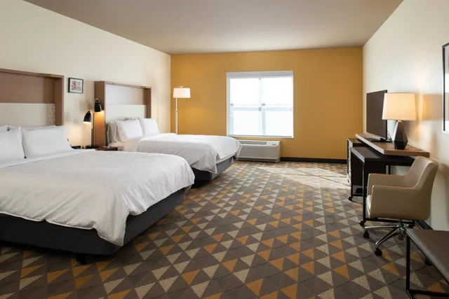 Standard, 2 Queen Beds, Bathtub, Accessible, Holiday Inn Suites Idaho Falls 4/9