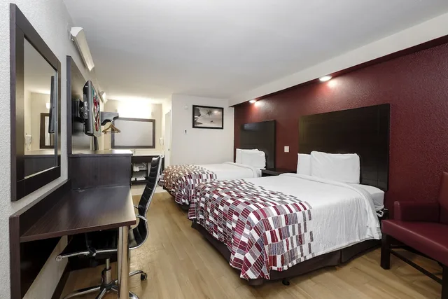 غرفة بسريرين مزدوجين، Red Roof Inn Tallahassee 1/2
