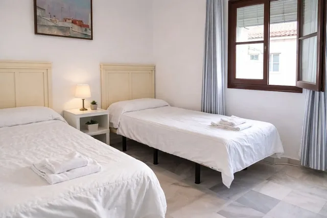 شقة بسريرين منفصلين بغرفتي نوم مع أريكة، Apartamentos Larga 70 3/10