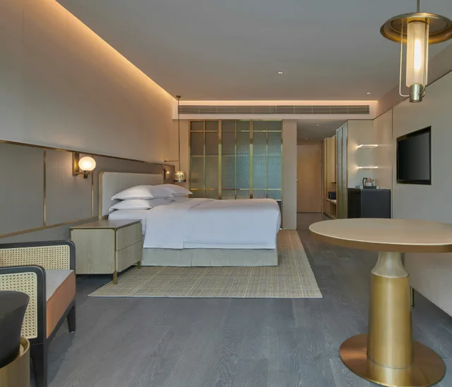 غرفة بريميوم بسرير كينج، Hilton Guangzhou Science City 2/3