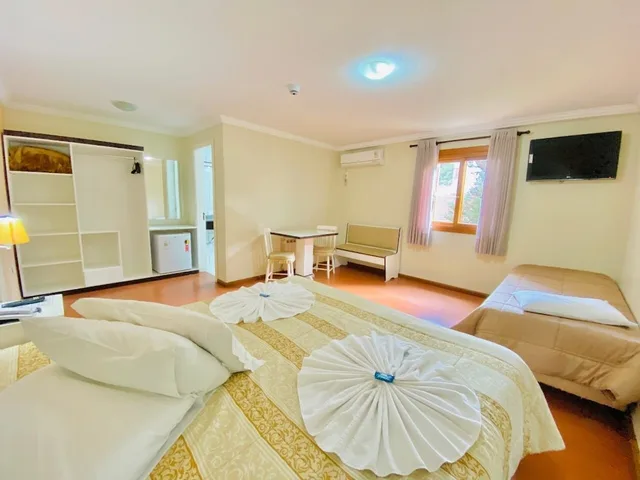 غرفة ديلوكس ثلاثية بسرير مزدوج وسرير فردي، Zermatt Hotel 7/8