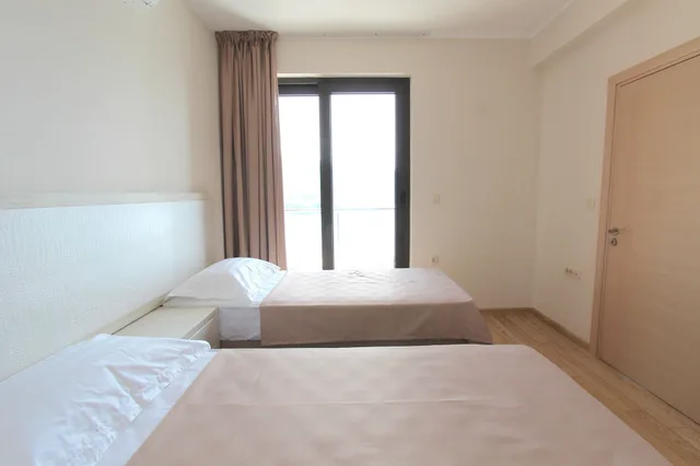 شقة كلاسيكية بسريرين منفصلين بإطلالة على البحر بشرفة بغرفتي نوم مع أريكة، Apartments Aqua 2/6