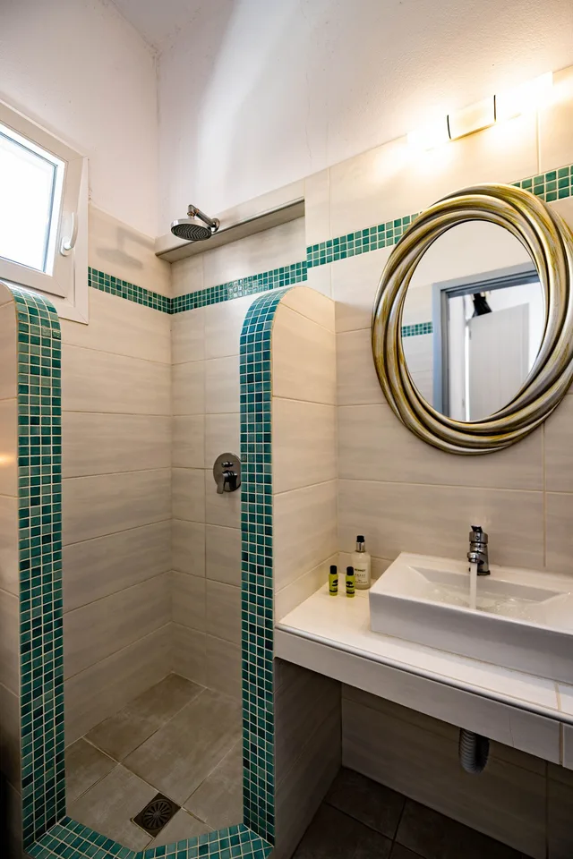 غرفة قياسية بسرير مزدوج بشرفة، Join Us Low Cost Rooms 8/9