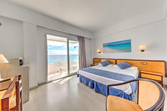 غرفة بسرير مزدوج بإطلالة على البحر، Hotel Voramar Mallorca 1/2