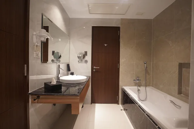 جناح جونيور، Summit Hotel Naga 4/4