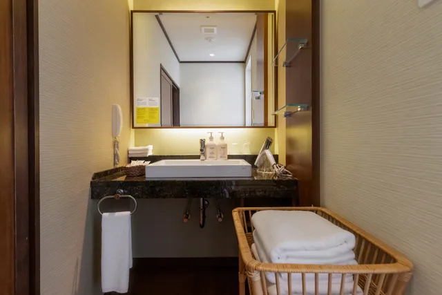 جناح ياباني، Holiday Inn ANA Kanazawa Sky 3/3