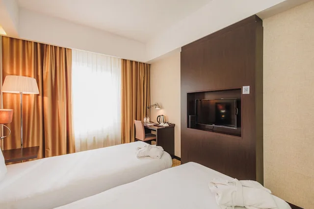 غرفة قياسية بسريرين منفصلين بغرفة نوم واحدة مفردة بسرير كينج، Comfort Hotel Astana 10/10